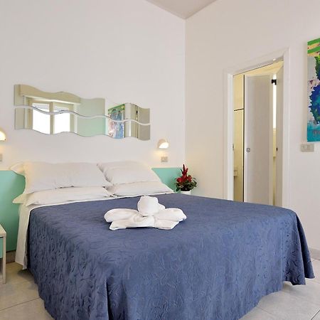 Hotel Oltremar B&B Cattolica Kültér fotó