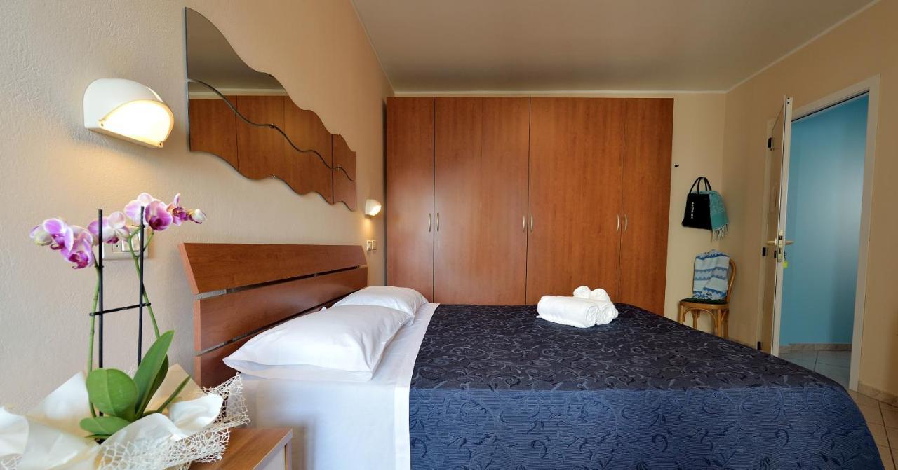 Hotel Oltremar B&B Cattolica Kültér fotó