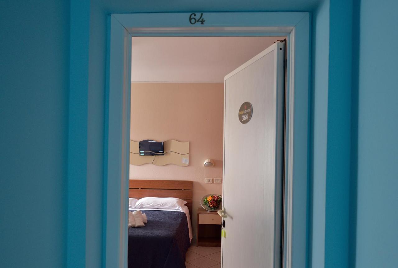 Hotel Oltremar B&B Cattolica Kültér fotó