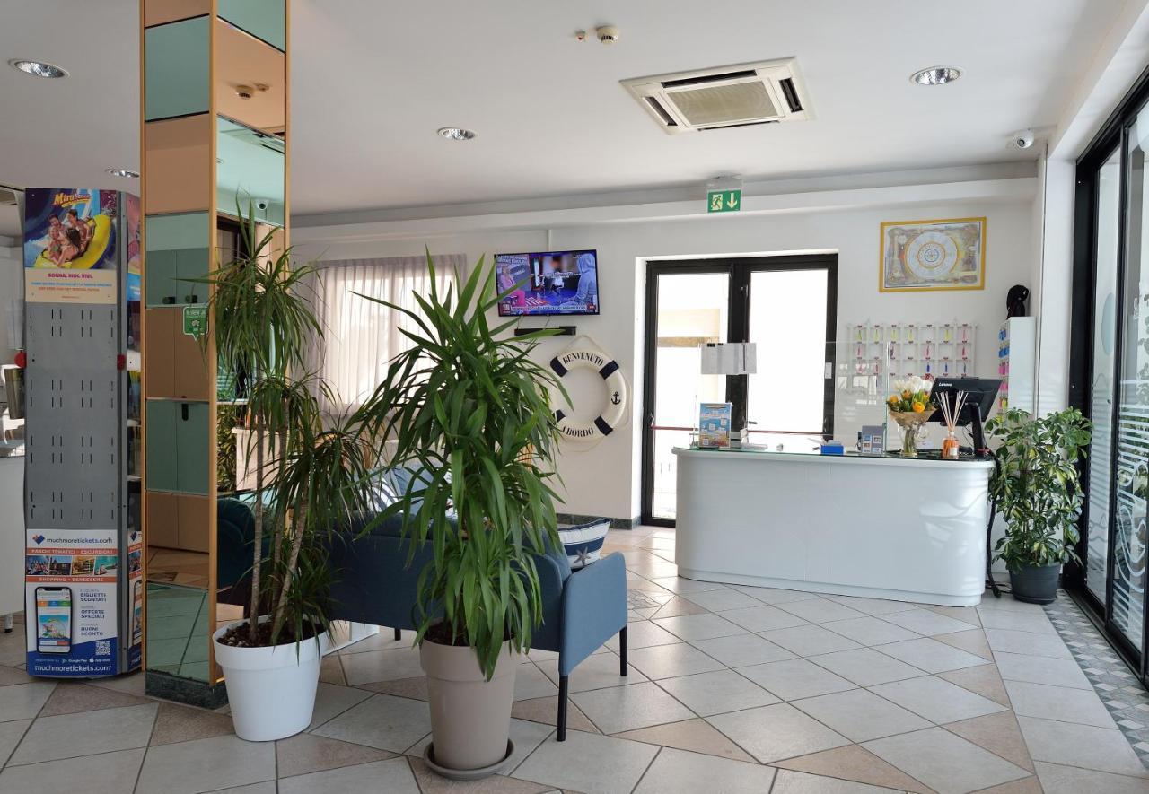 Hotel Oltremar B&B Cattolica Kültér fotó