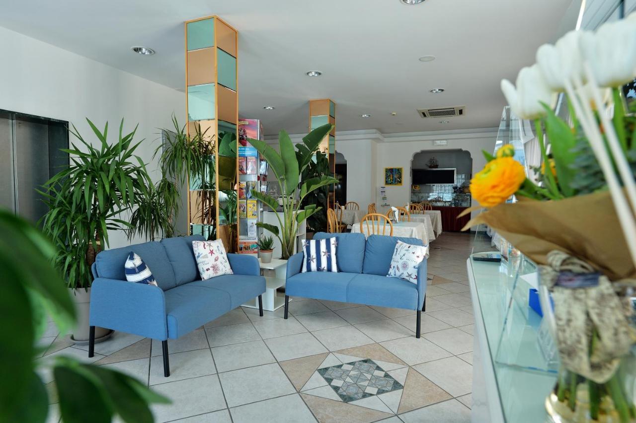 Hotel Oltremar B&B Cattolica Kültér fotó