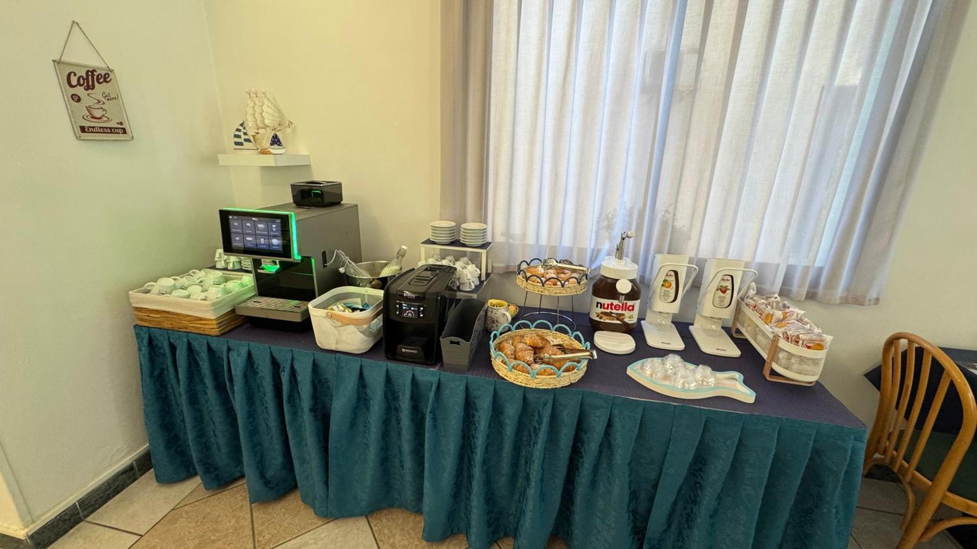 Hotel Oltremar B&B Cattolica Kültér fotó
